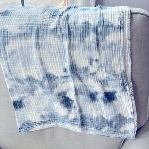 3for$20 / Baby Gap muslin swaddle
